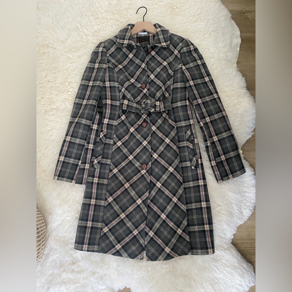 Via vintage wool coat. Size 0